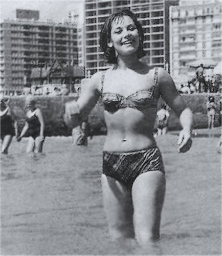 Venczel Vera Mar del Plata strandján 1968-ban